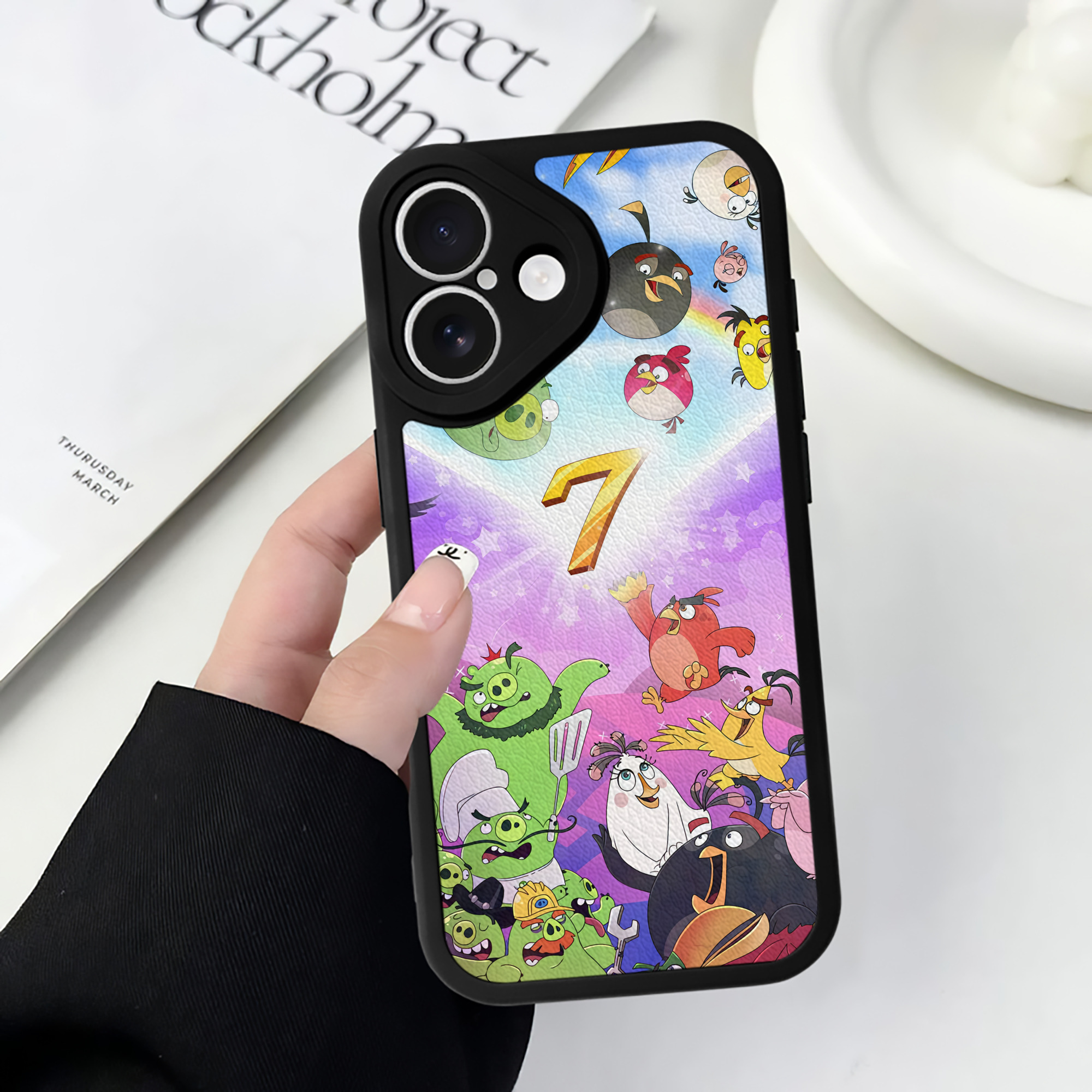 （画像用） Angry Birds アングリーバード 【iPhone 16シリーズ対応】シリコンスマホケース（レザー調） 材質：シリコン